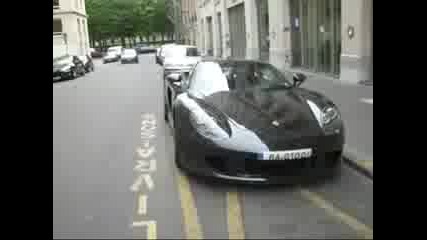 Черно Porsche Carrera Gt