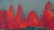 Исландският вулкан изхвърли нови фонтани от разтопена магма (ВИДЕО)