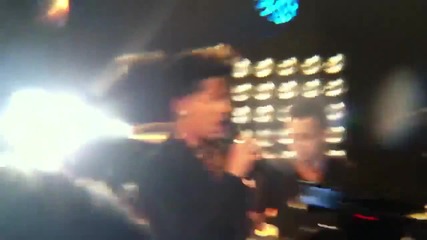 Adam Lambert - Kickin In (live)