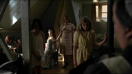 Cracks (2009) - трейлър