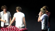 One Direction - Найл пее The A Team на Ед Шиирън на концерта в Тампа