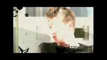 Brooke/lucas (broken strings)
