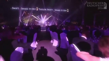 Taylor Swift - Shake it Off (live Interview)( German Radio Awards-sd-sd )