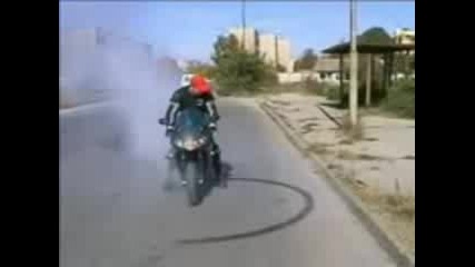 Luda Pazardji6ka Peniuga Na Motor.3gp