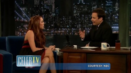 Смях !! Майли Сложи Мостаци При Jimmy Fallon !!