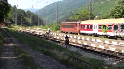 44 140 заминава от гарата..