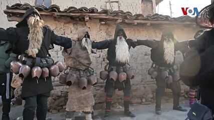 Древен езически ритуал в село Бегнище гони злите сили