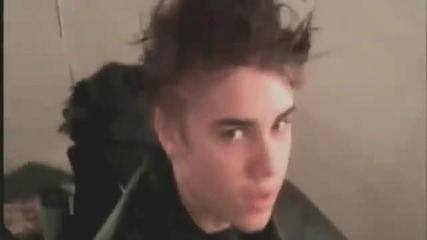 Justin Bieber Getting His Hair Cut 2011