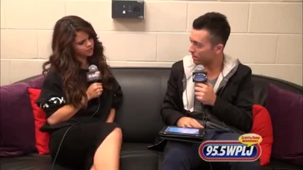 Interview_selena_gomez_goes_thro