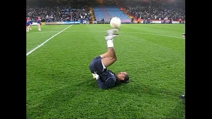 Most football touches with the heel in one minute