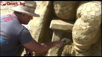 Слонове и 3 000 тона пясък 