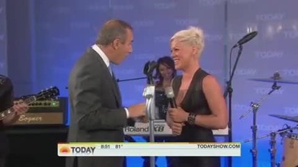 [live] Pink - Please Dont Leave Me live *hq*