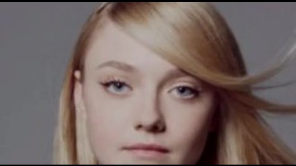Dakota F. she dance on the red light 