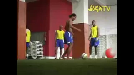 Ronaldinho sledvashtia Pele