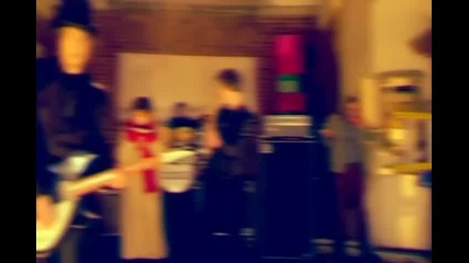 Clocks - Old valve radio (Promo Only)