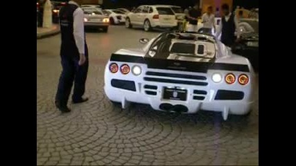 Неизвестна супер кола в Дубай