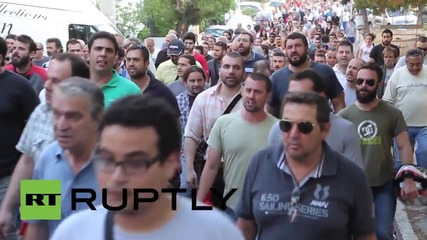 Greece: Thousands protest opening of new Golden Dawn office in Piraeus