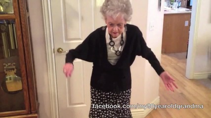 90 годишна баба играе в памет на Whitney Houston / I Wanna Dance with Somebody /