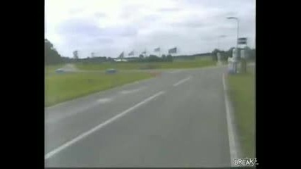 Побъркана катастрофа на моторист 