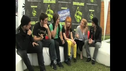 Hayley from Paramore and her boobs :d
