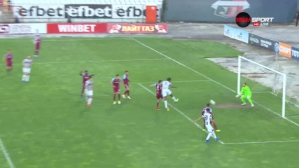 Стивън Езе наказа Септември за 2:0