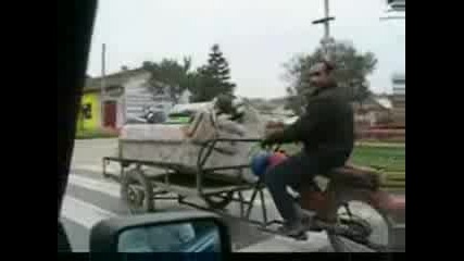 Mnogo Lut Motorist.flv