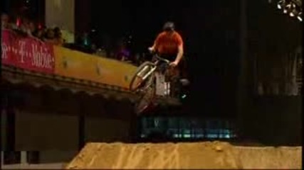 T - Mobile Playgrounds: Mtb Sam Pilgrim 2 - ро място