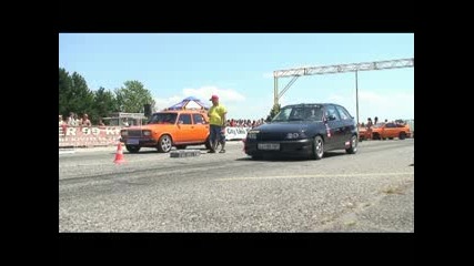 Lada Mv6 vs. Opel Astra Gsi Drag Race