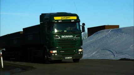 Slideshow of trucks and machinery 65