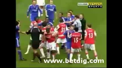 Chelsea - Arsenal fight 