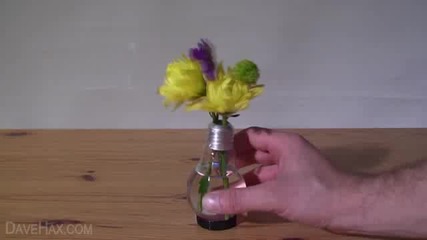 Как да си направим ваза от електрическа крушка!
