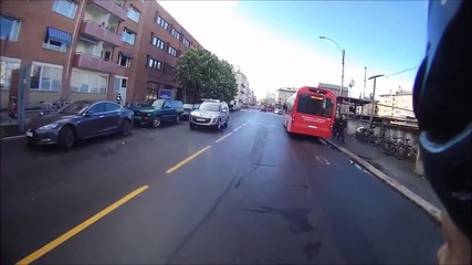 Ето как пътник от автобус направи нещо добро за велосипедист