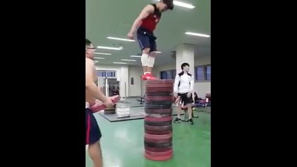 Колко високо може да скочи един китаец?