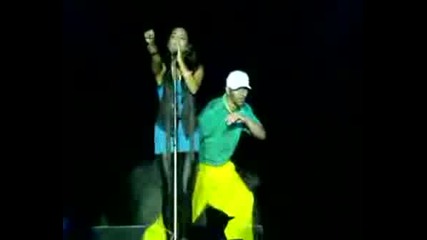 Vanessa Hudgens-Dont ask why (на живо в Baton Rouge,LA)