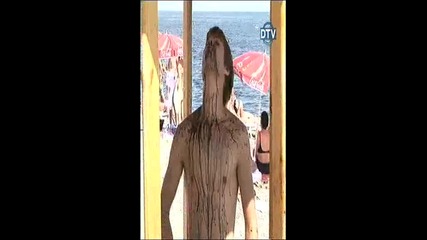 Скрита Камера -  Кален душ на плажа