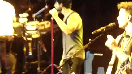 Jonas Brothers - концерт в Бразилия, Джо изпълнява Just Inlove, Belo Horizonte 08.03.2013