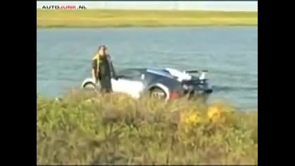 Bugatti Veyron най - скъпата кола на света в езеро, 
