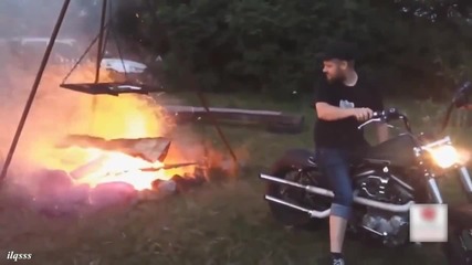 Руснак разпалва огън с мотора си - Щуро