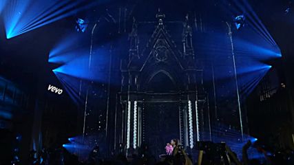 * Живо Изпълнение * Ariana Grande - Let Me Love You ( Vevo Presents )