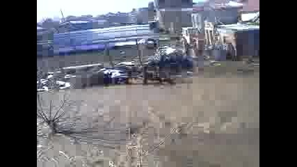 Tomoviq Kirio Navodnenieto V Obora Mu