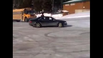 Audi S8 Snow Drifting 