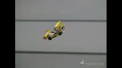 Летящи камиончета !