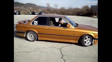 Crazy Drift Show With Bmw e30