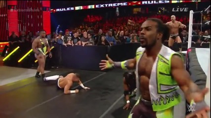 Ден с/у Сезаро и Тайсън Кид за Отборните титли на Wwe