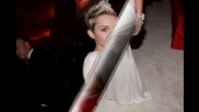 Нови снимки от благотворителното Оскар-парти на Елтън Джон . ( 24.02.13)