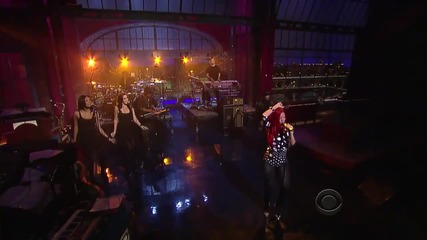 Rihanna - Whats My Name ( David Letterman Live )