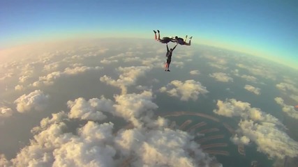 Скачане с парашут- Дубай Част 2 - януари 2012 г. -