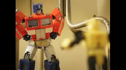 Transformers - Stop - Motion Bumblebee beats Optimus Prime