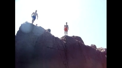 Созопол, морето, сините вълни .. и малко скали 