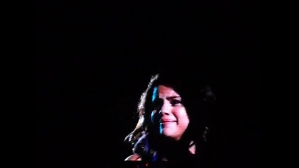 Selena Gomez crying in Buenos Aires ;3